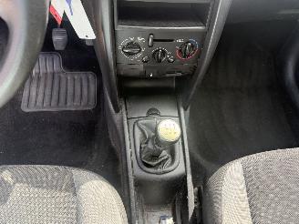 Peugeot 207 1.4 VTi Cool \'n Blue picture 21