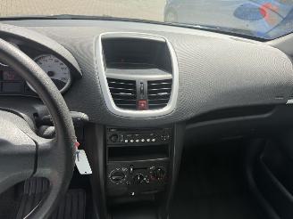 Peugeot 207 1.4 VTi Cool \'n Blue picture 20