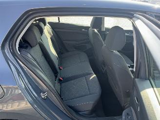 Volkswagen Golf 1.0 TSI Life picture 10