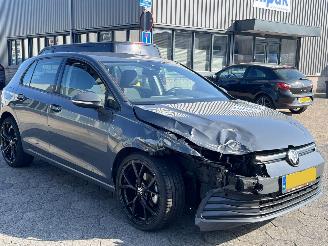 Volkswagen Golf 1.0 TSI Life picture 3