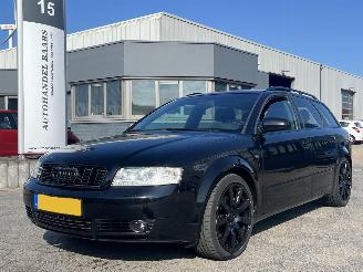 krockskadad bil auto Audi A4 Avant 3.0 quattro Pro Line 2003/10