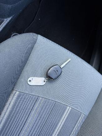 Ford Fiesta 1.25 Titanium picture 21