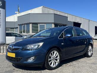 skadebil auto Opel Astra Sports Tourer 1.6 Turbo Sport 2011/1