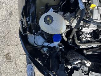 uszkodzony samochody osobowe Ford Fiesta 1.0 EcoBoost Hybrid ST-Line X 2022/12