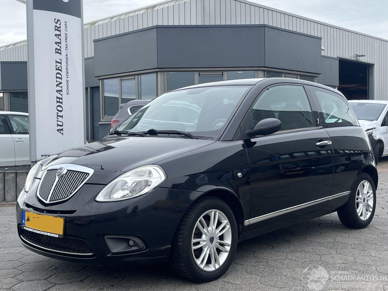 Lancia Ypsilon 1.2 Argento