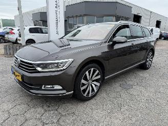 damaged passenger cars Volkswagen Passat Variant 1.8 TSI Business Edition R 2015/1