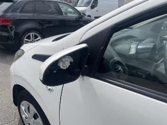 Peugeot 108 1.0 e-VTi Active picture 10