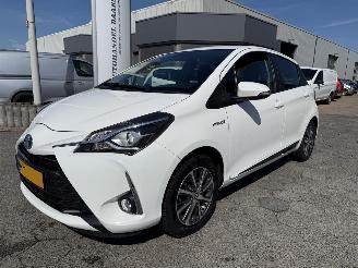 krockskadad bil auto Toyota Yaris 1.5 Automaat Hybrid Dynamic 2019/8