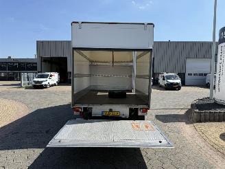 Volkswagen Crafter 35 Automaat 140PK  2.0 TDI L4 EL Highline picture 12