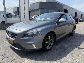 Coche accidentado Volvo V-40 2.0 D2 R-Design Business 2015/8