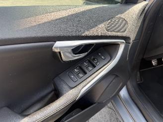 Volvo V-40 2.0 D2 R-Design Business picture 10
