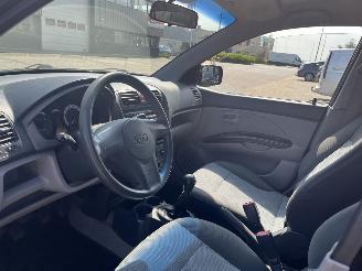 Kia Picanto 1.0 Bling picture 15