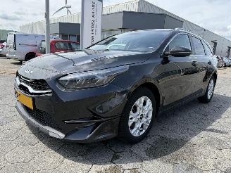 krockskadad bil auto Kia Ceed Sportswagon 1.0 T-GDi DynamicPlusLine 2022/8
