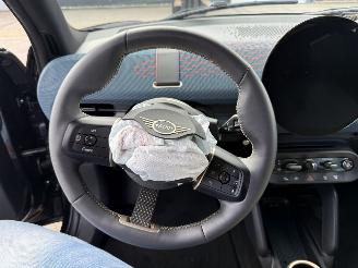 Mini Aceman E Favoured M 42.5 kWh picture 15