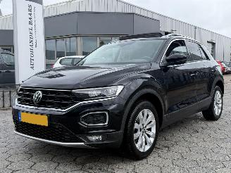 uszkodzony samochody osobowe Volkswagen T-Roc 1.0 TSI Style Business 2022/1