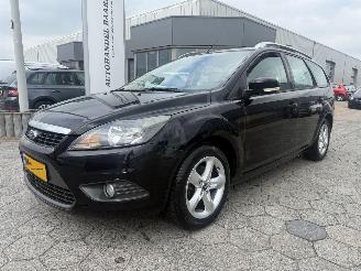 Unfallwagen Ford Focus Wagon 1.6 Comfort 2010/6