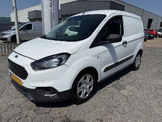 krockskadad bil bedrijf Ford Transit Courier Van 1.5 TDCI Trend 2018/11
