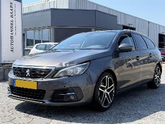 uszkodzony samochody osobowe Peugeot 308 SW 1.6 BlueHDI Blue Lease Executive 2017/9