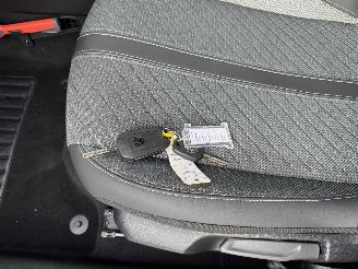 Peugeot 208 1.2 Hybrid 110 e-DCS6 Allure picture 21