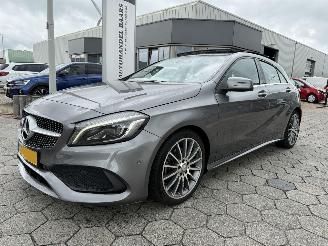 Unfallwagen Mercedes A-klasse Automaat Panoramadak 180 Ambition 2016/11