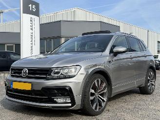 Vaurioauto  passenger cars Volkswagen Tiguan 1.4 TSI R-LINE AUTOMAAT PANO ACT Connected Series 2017/1