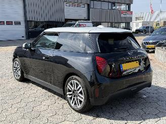 Mini Cooper Cooper E Classic L 40.7 kWh PANO AUTOMAAT picture 6