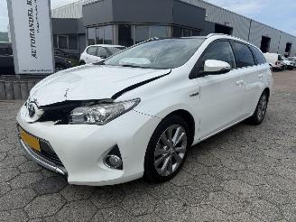Avarii autoturisme Toyota Auris Touring Sports 1.8 Hybrid AUTOMAAT 2013/10