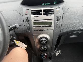 Toyota Yaris 1.0 VVTi Acces picture 17