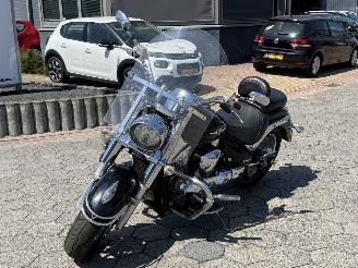 krockskadad bil motor Suzuki M1800R Chopper Intruder 2008/3
