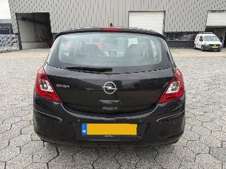 Opel Corsa 1.4-16V Cosmo picture 6