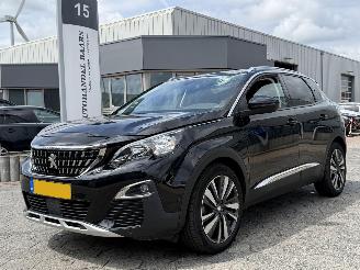 Vaurioauto  passenger cars Peugeot 3008 1.6 PureTech GT Line AUTOMAAT 2019/3
