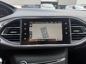 Peugeot 308 SW 1.2 PureTech Style picture 18