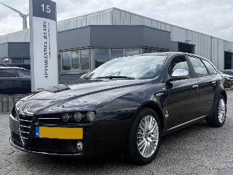 uszkodzony samochody osobowe Alfa Romeo 159 Sportwagon 1.7 T Distinctive 2010/3