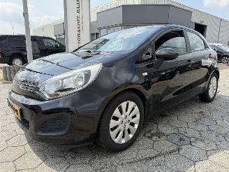uszkodzony samochody osobowe Kia Rio 1.2 CVVT 2011/11