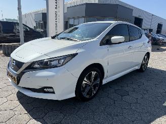 krockskadad bil auto Nissan Leaf Tekna 40 kWh 2021/3