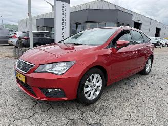 uszkodzony samochody osobowe Seat Leon 1.0 Automaat EcoTSI Style Business Intense 2017/6