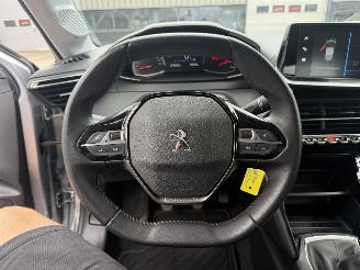 Peugeot 208 1.2 PureTech Active picture 14