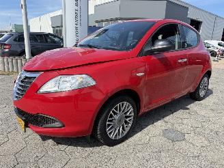 Damaged car Lancia Ypsilon 0.9 TwinAir Silver 2013/3