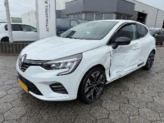 krockskadad bil auto Renault Clio 1.6 E-Tech Hybrid 145 Techno 2022/10