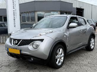 Vaurioauto  passenger cars Nissan Juke 1.6 Acenta Eco 2011/9