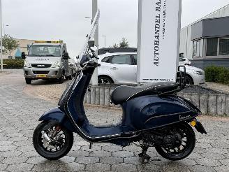 skadebil bromfiets Vespa  Sprint 2017/3