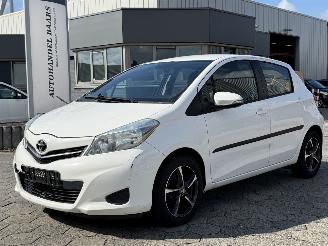 Vaurioauto  passenger cars Toyota Yaris 1.0 VVT-i Aspiration 2012/1