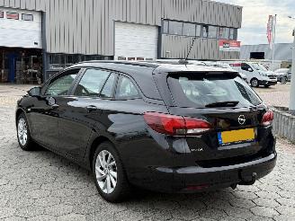 Opel Astra 1.2 Edition picture 6