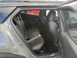 Peugeot 2008 1.2 Hybrid 136 GT picture 11