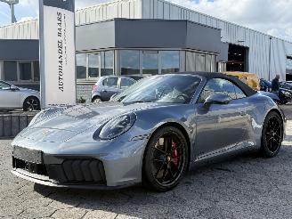 damaged passenger cars Porsche 911 Carrera 4 GTS Cabrio 2025/8