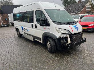 Vaurioauto  passenger cars Fiat Ducato 2.3 MULTIJET MAXI PKW 9 PERSOONS+ROLSTOELLIFT 2018/7