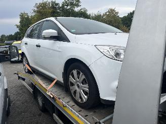 Ford Focus Wagon 1.0 EcoBoost Titanium picture 3