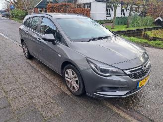 damaged passenger cars Opel Astra SPORTS TOURER 1.0i online edition 2018/1