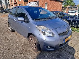 krockskadad bil auto Toyota Yaris 1.3vvti aspiration 2011/10