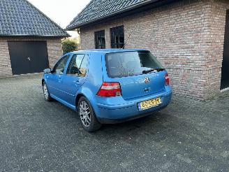skadebil auto Volkswagen Golf 1.6 16V OCEAN 5DRS AIRCO 2003/5